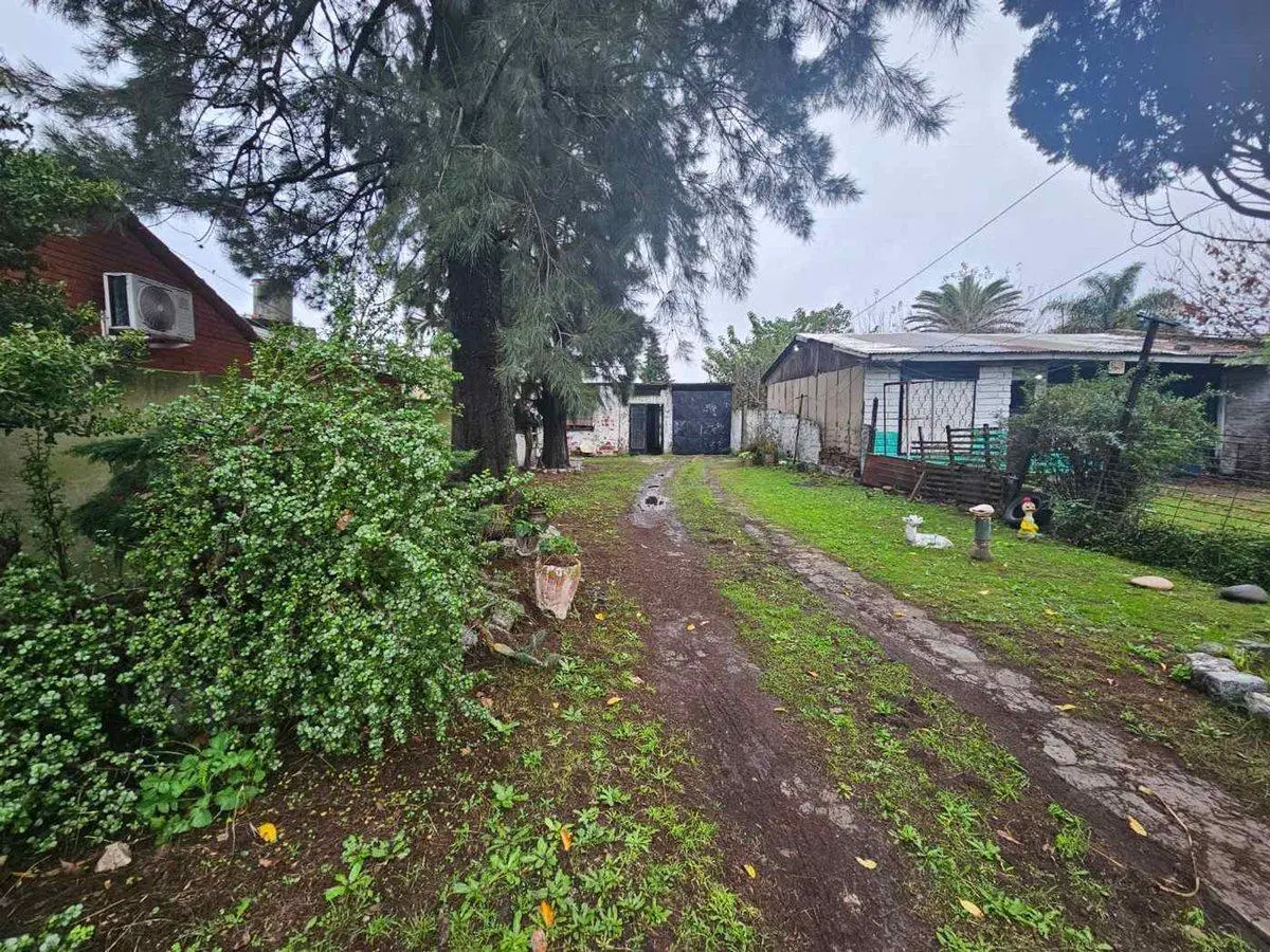 Venta casa con lote en Florecio Varela 2
