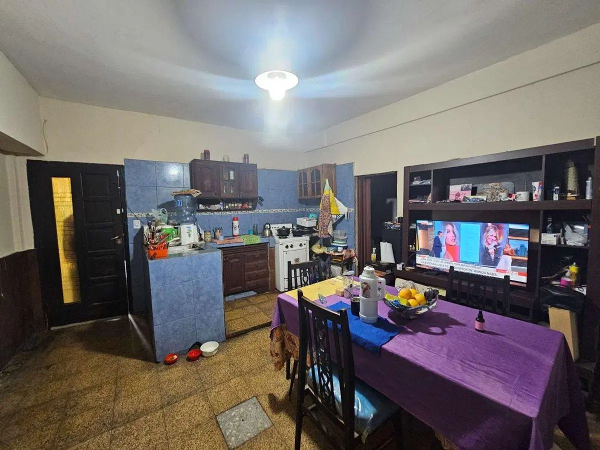 Venta casa con lote en Florecio Varela 5