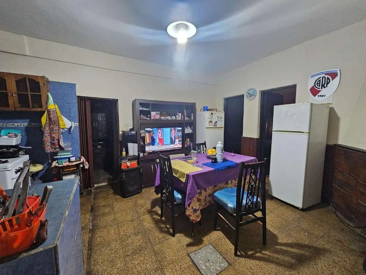 Venta casa con lote en Florecio Varela 4