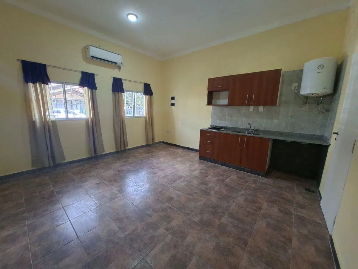 VENTA EN BLOCK LOTE CON 3 CASAS, WILDE CENTRO 5
