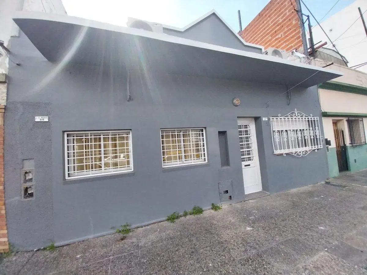 VENTA EN BLOCK LOTE CON 3 CASAS, WILDE CENTRO 3