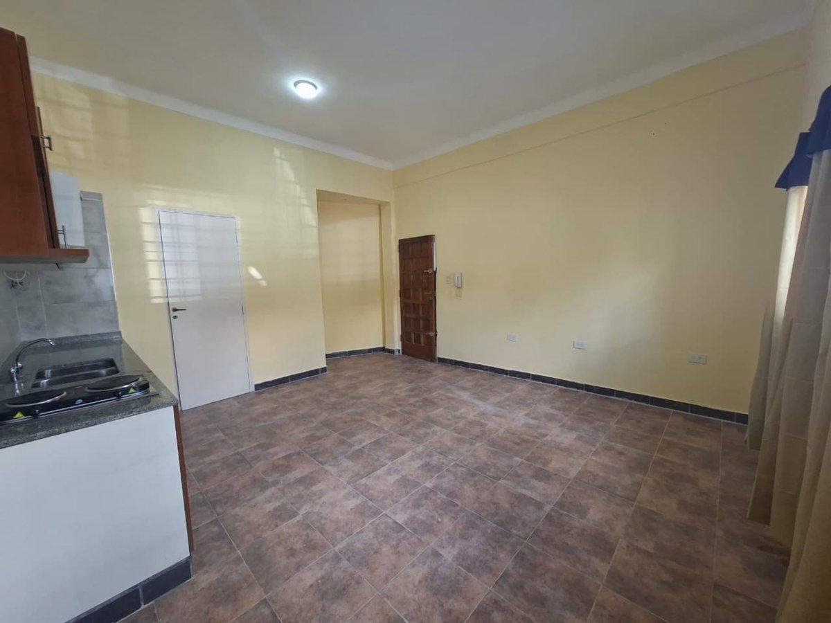 Foto de VENTA EN BLOCK LOTE CON 3 CASAS, WILDE CENTRO, imagen 4