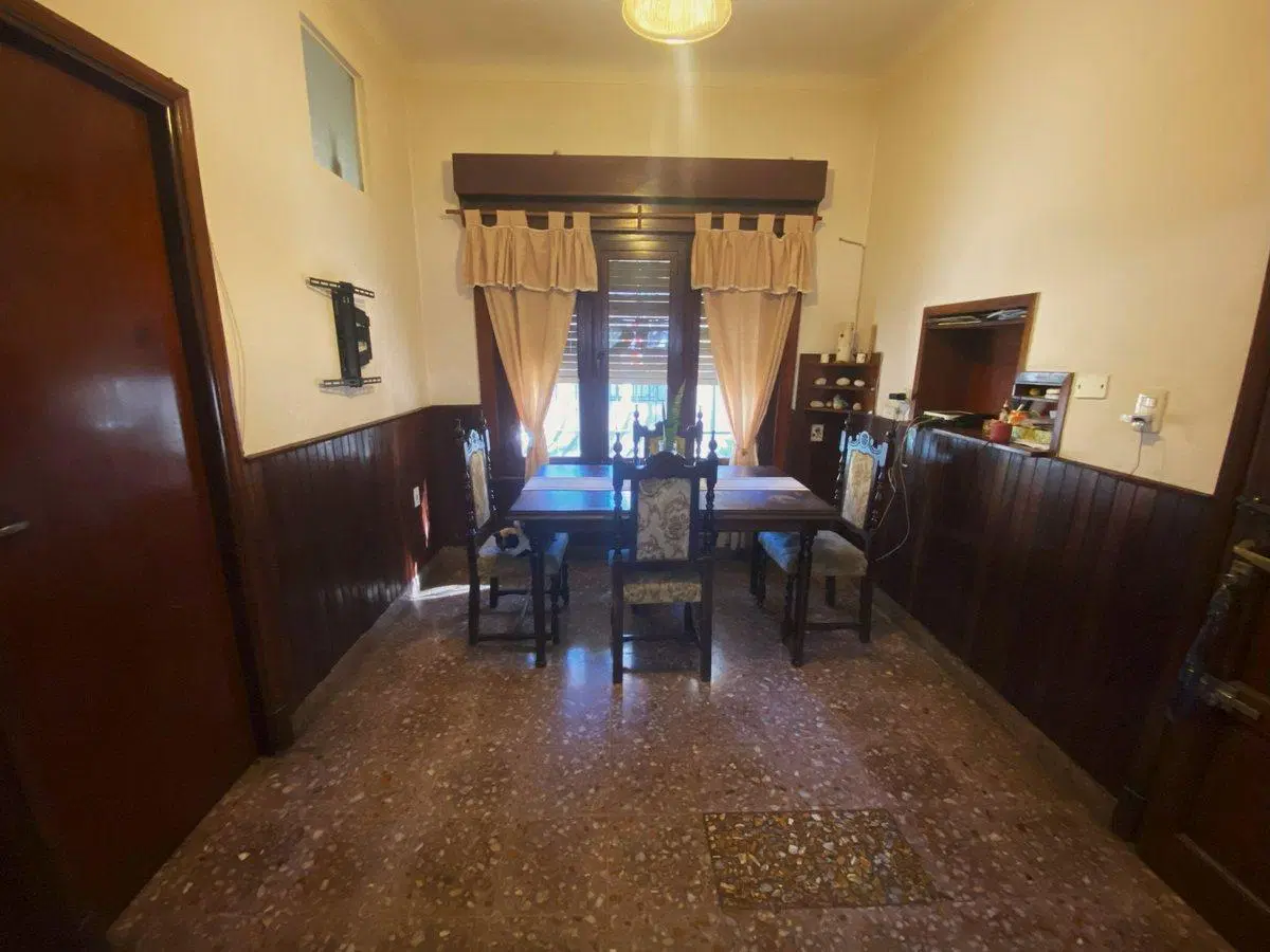 VENTA CASA 4 AMBIENTES C/COCHERA BERNAL OESTE 2