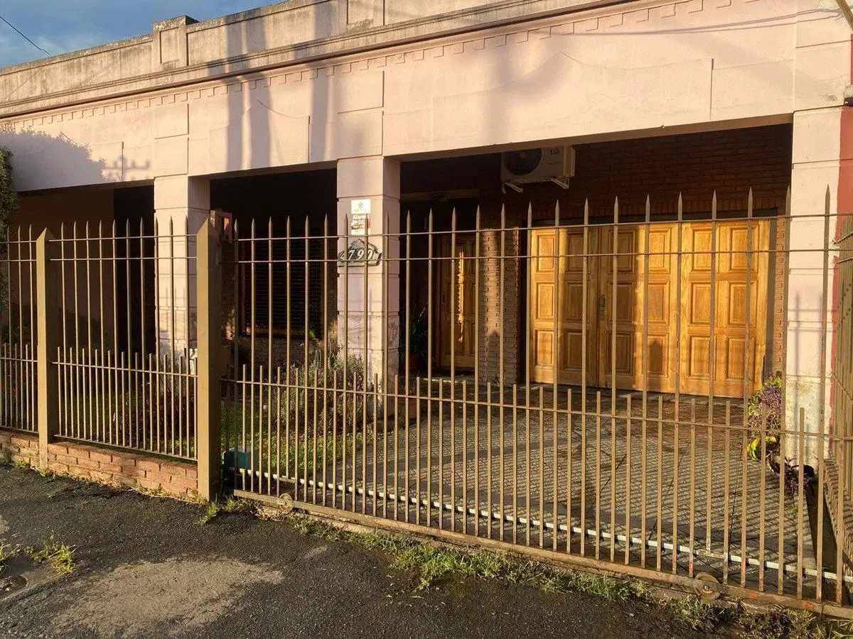 VENTA CASA QUILMES  VILLA LA FLORIDA 3 AMBIENTES 4