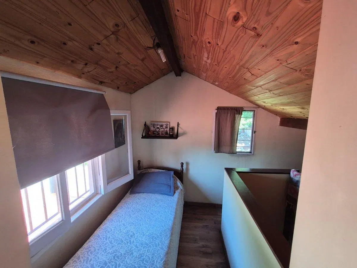 CASA 4 AMBIENTES CON COCHERA EN BERNAL EN VENTA 4