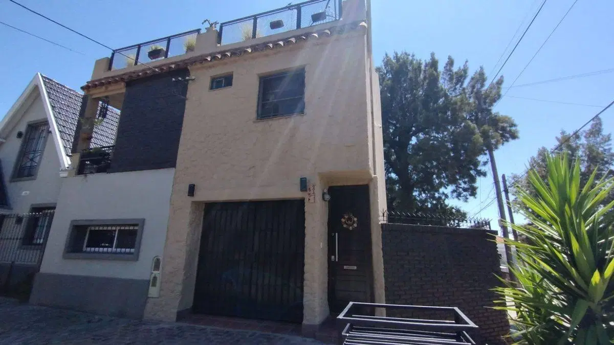 Venta casa 3 ambientes cochera B° Parque Bernal 3