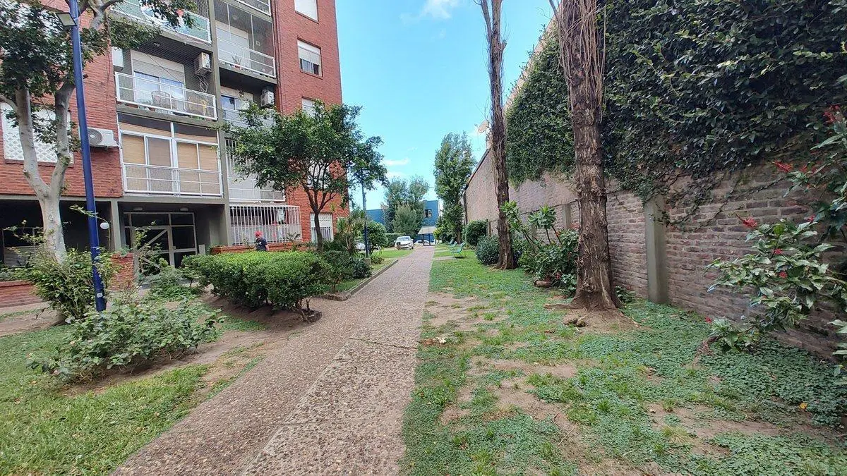 ALQUILER DPTO 3 AMBIENTES CON BALCÓN - SARANDI 4