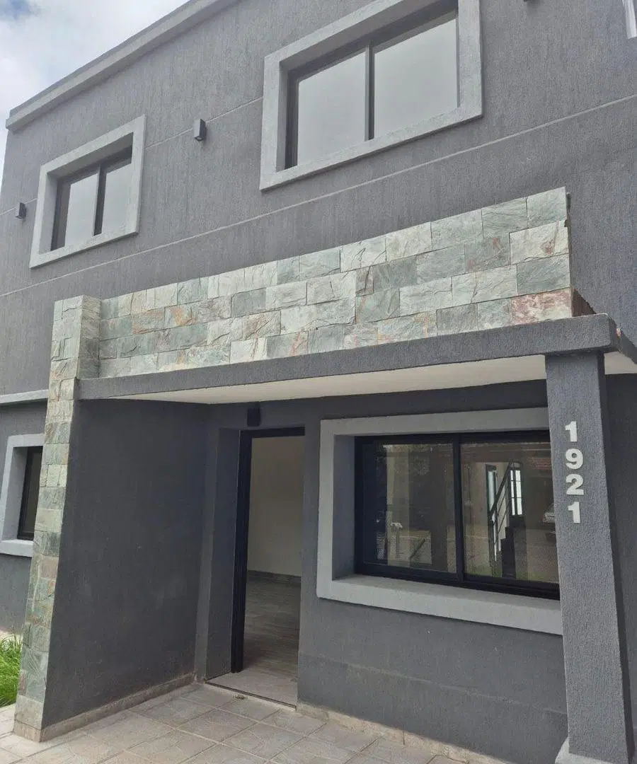 CASA 4 AMBIENTES CON COCHERA EN QUILMES EN VENTA 2