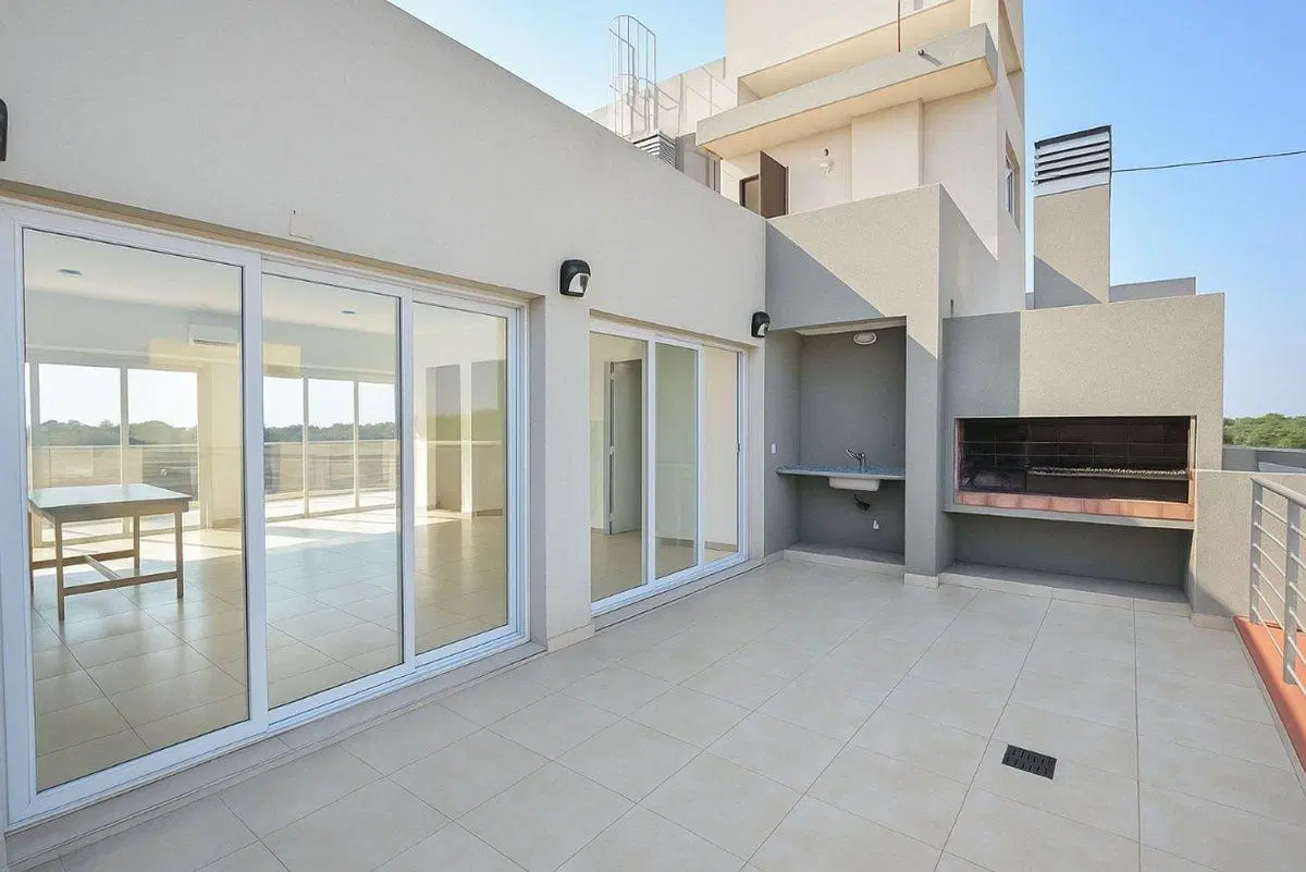 Monoambiente en venta Bernal Centro con cochera 3