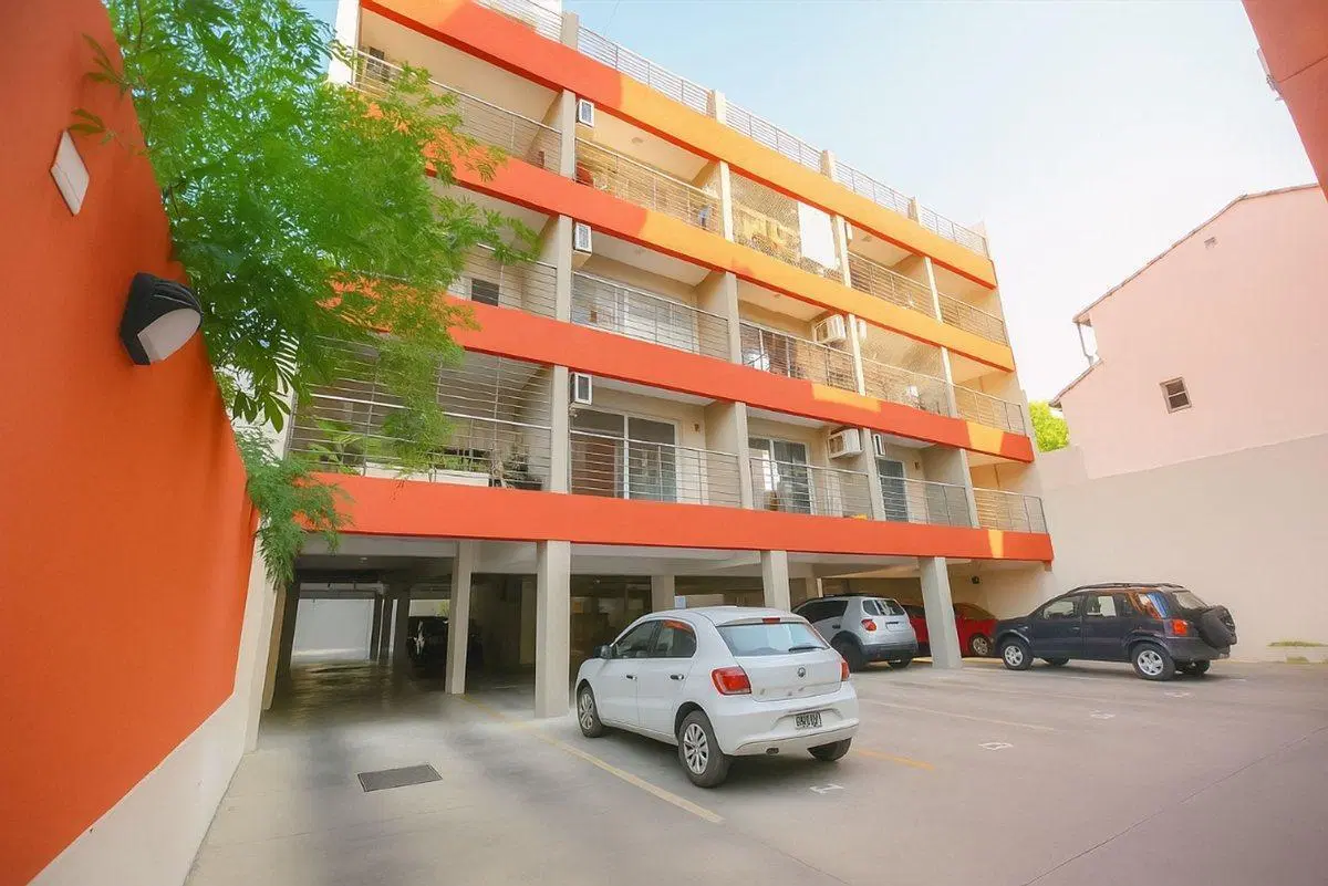 Departamento 2 ambientes en venta en Bernal 4