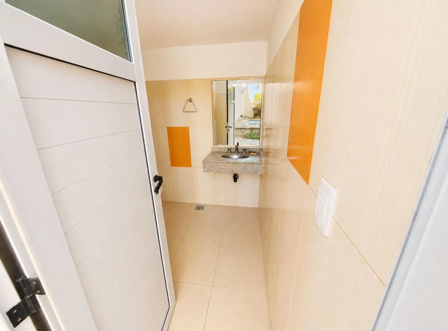 VENTA CASA 3 AMB PILETA COCHERA  LOCAL AVELLANEDA 5