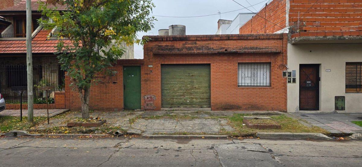 VENTA CASA CON COCHERA QUINCHO EZPELETA A RECICLAR