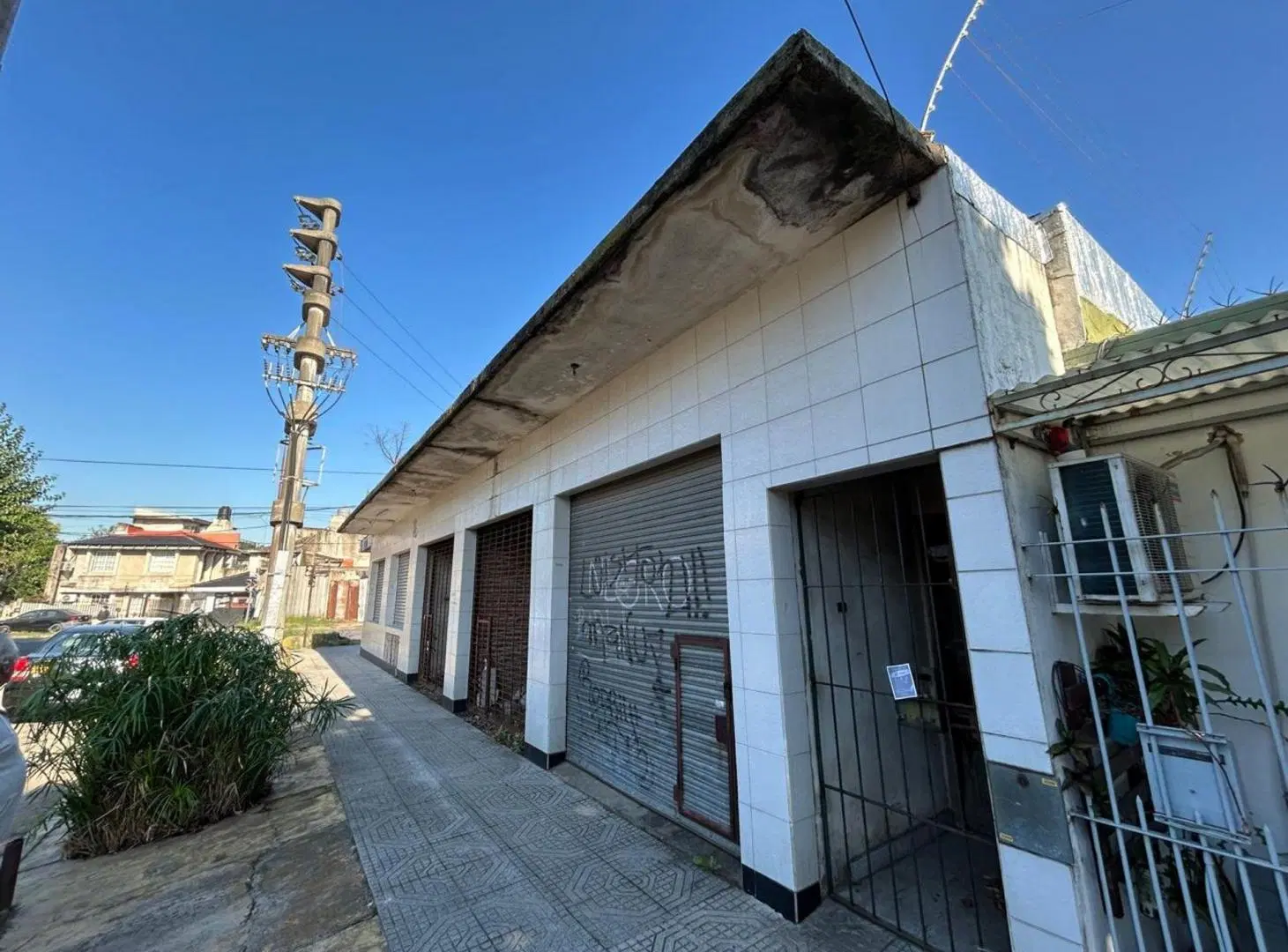 VENTA EN BLOQUE | 6 LOCALES COMERCIALES QUILMES 2