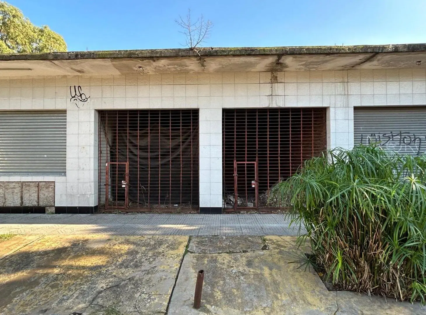 VENTA EN BLOQUE | 6 LOCALES COMERCIALES QUILMES 5