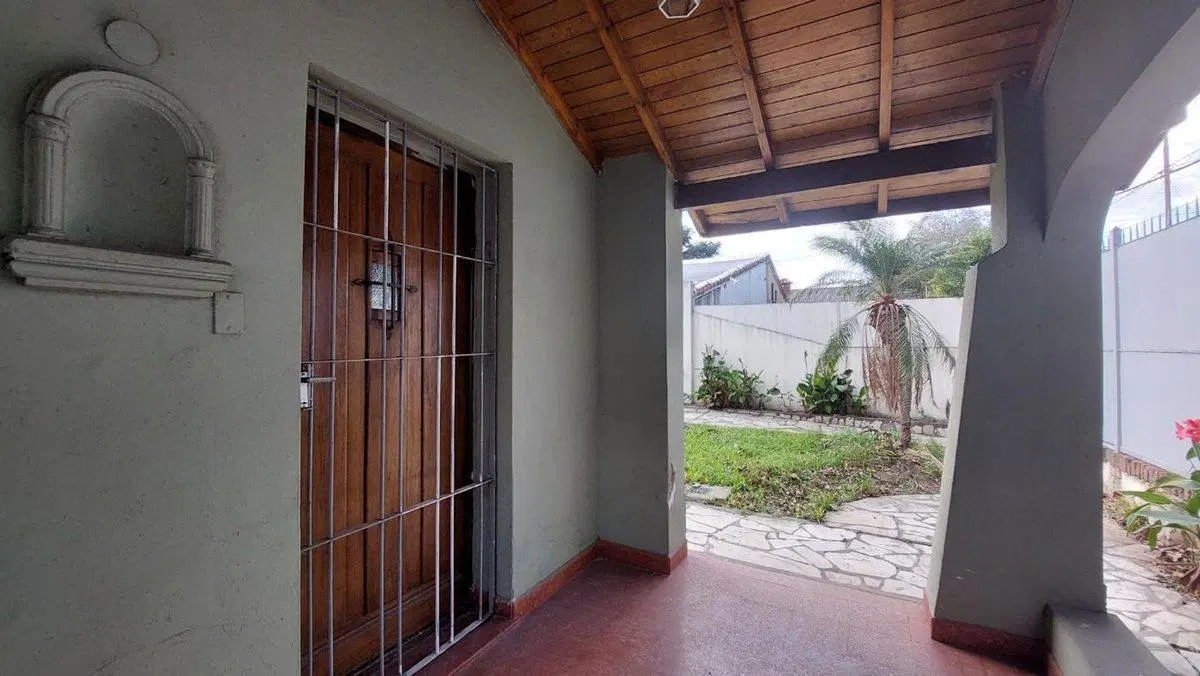CASA TRES AMBIENTES VENTA QUILMES PARQUE 2