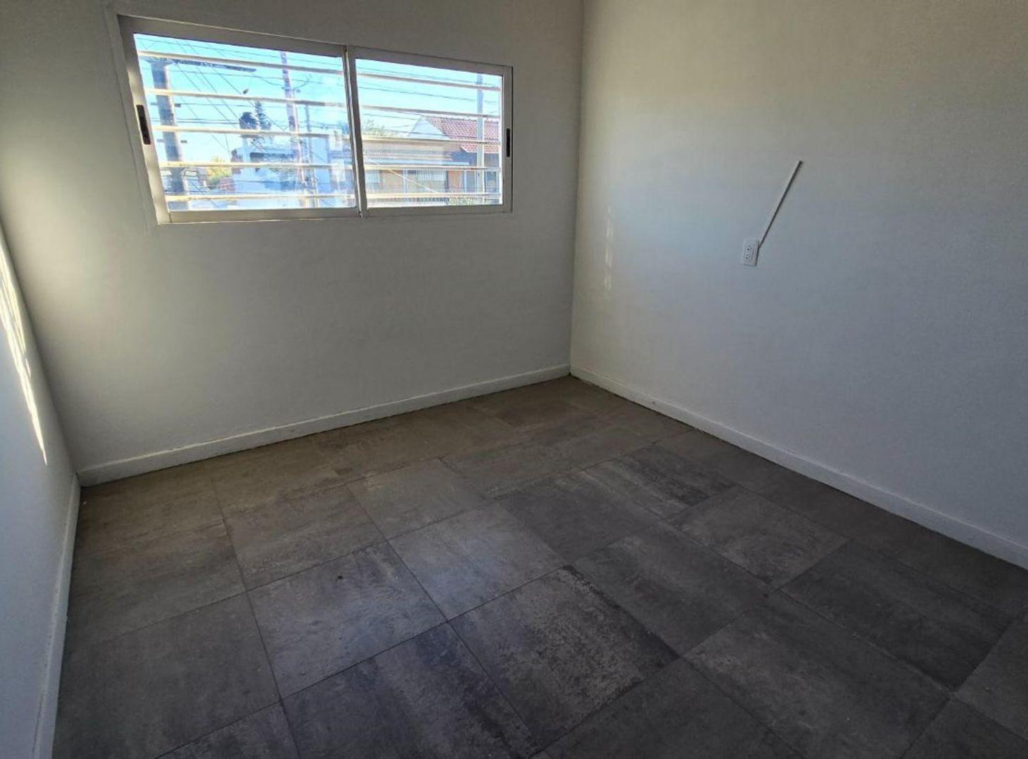 Foto de VENTA EN BLOCK 1 LOCAL Y 3 DTOS SOLANO OPORTUNIDAD, imagen 4