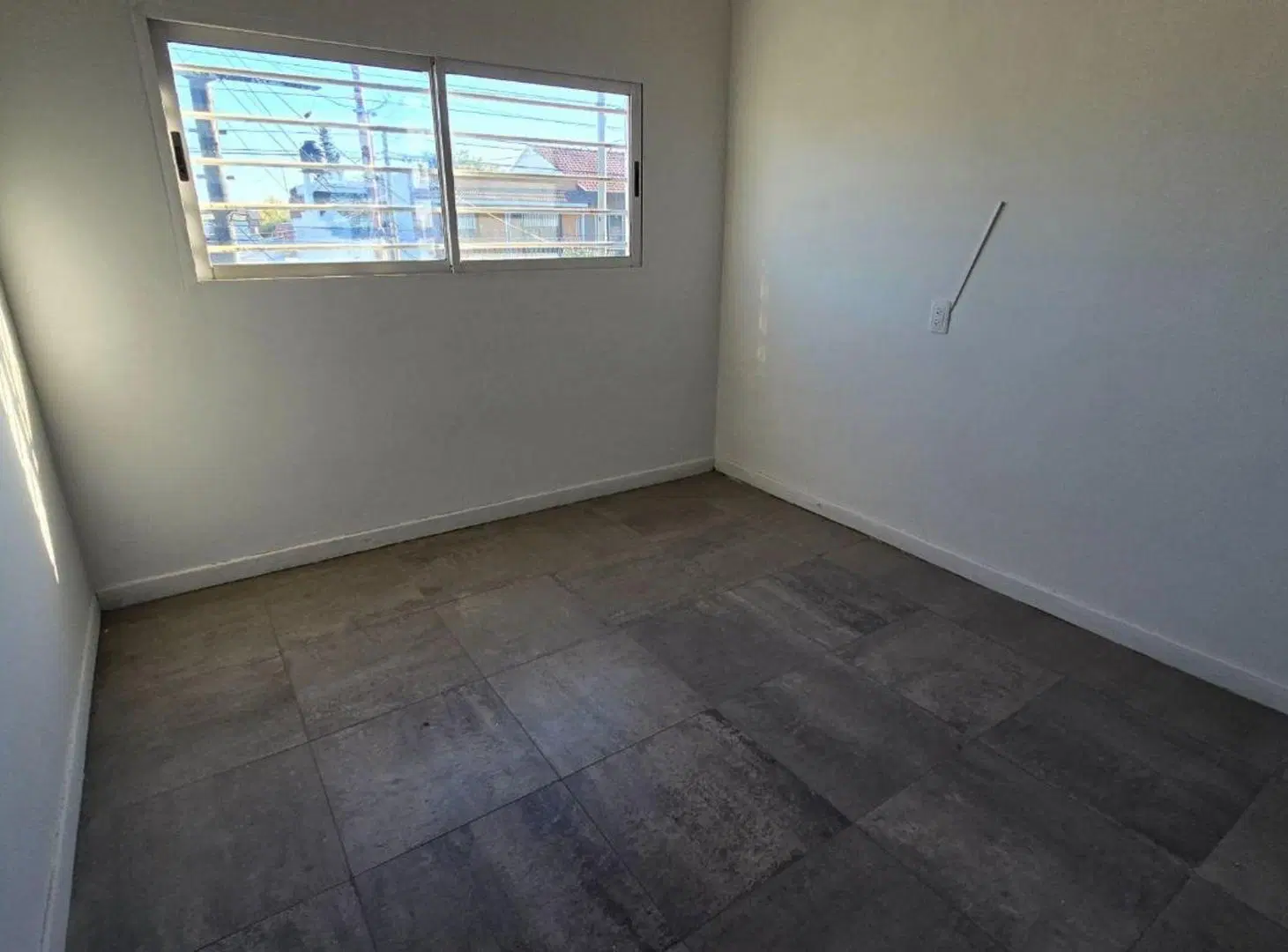 VENTA EN BLOCK 1 LOCAL Y 3 DTOS SOLANO OPORTUNIDAD 4