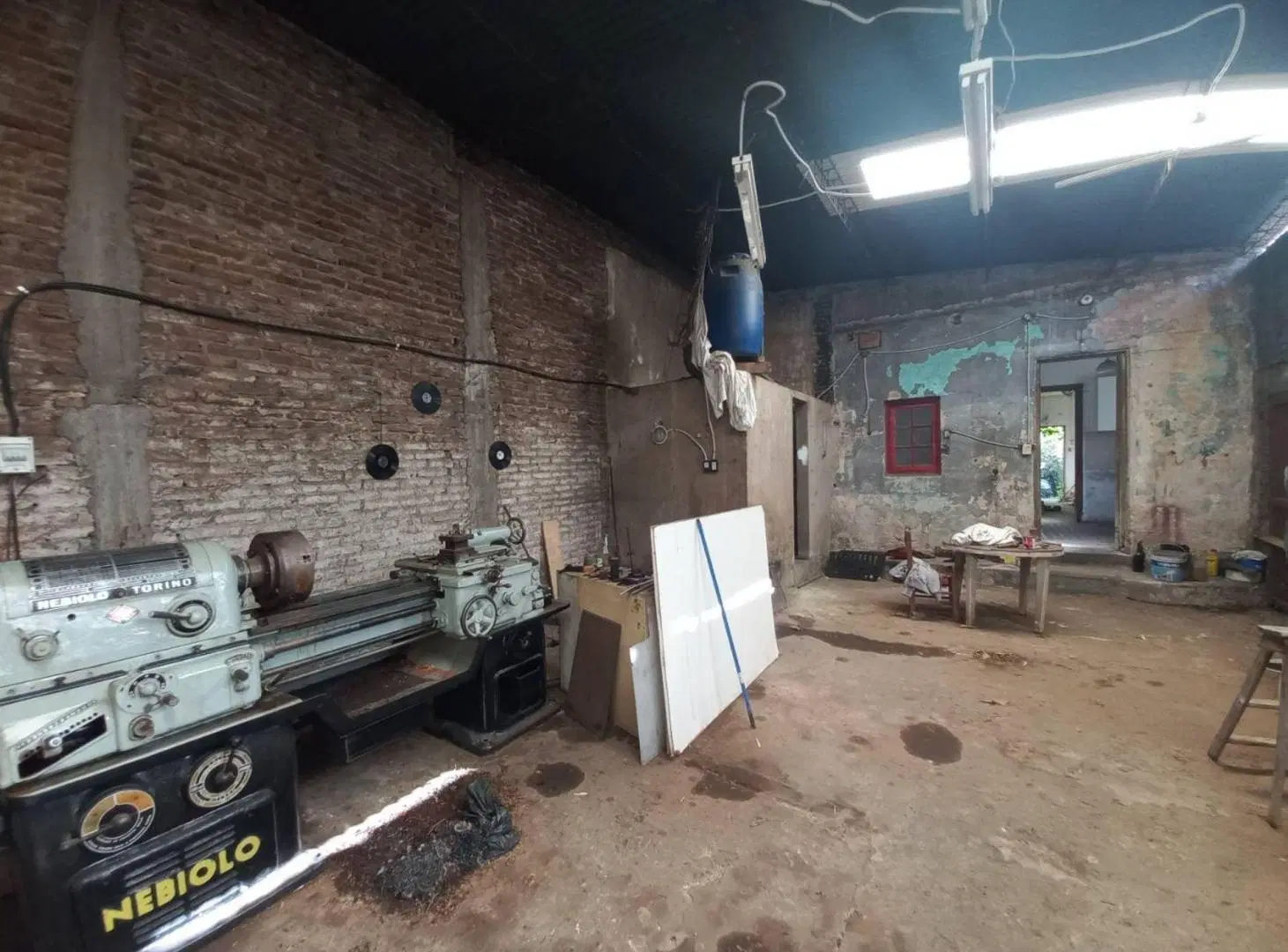 CASA EN VENTA  C/ GALPON A UNA CUADRA DE MITRE 4