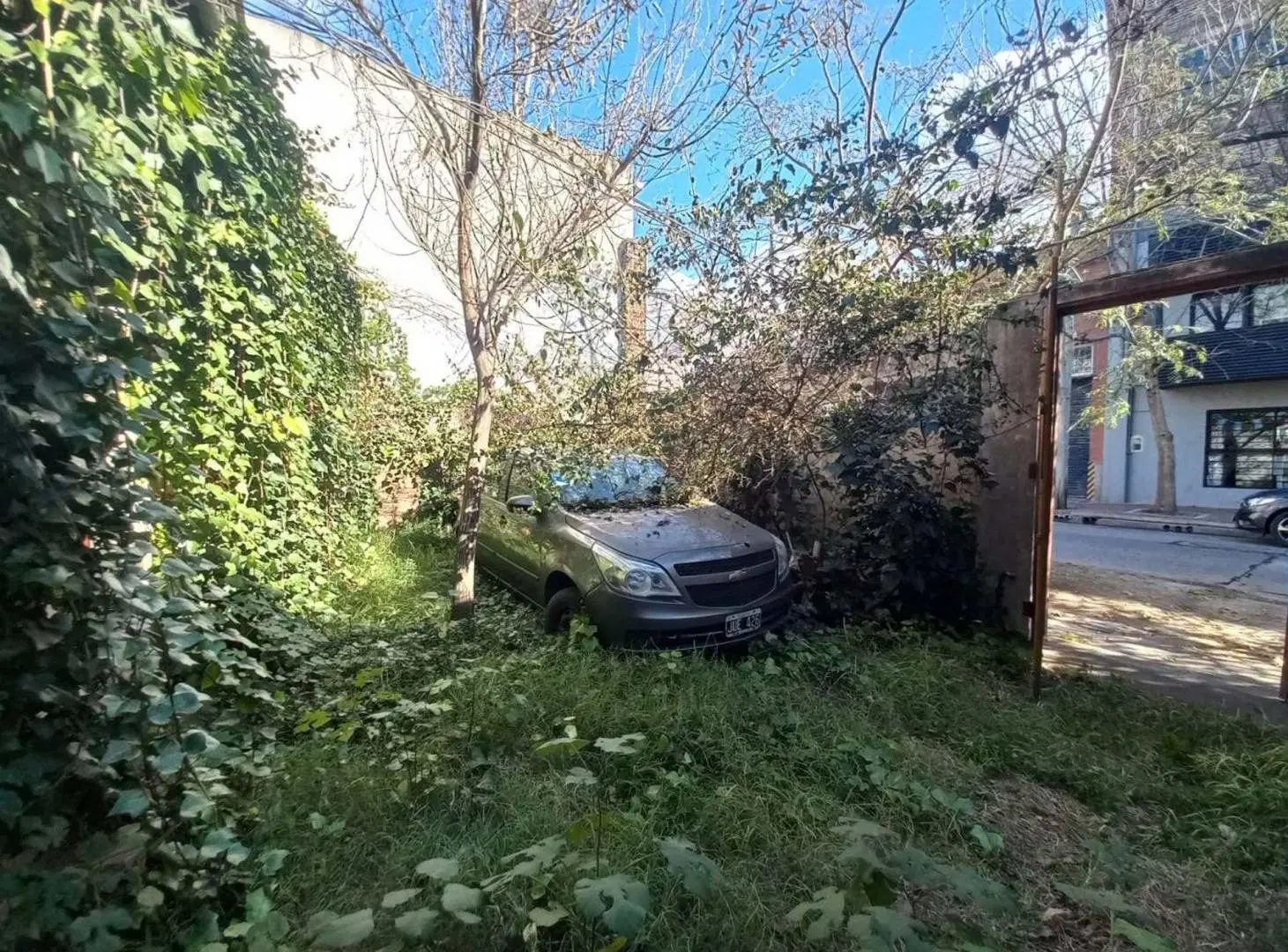 CASA EN VENTA  C/ GALPON A UNA CUADRA DE MITRE 3