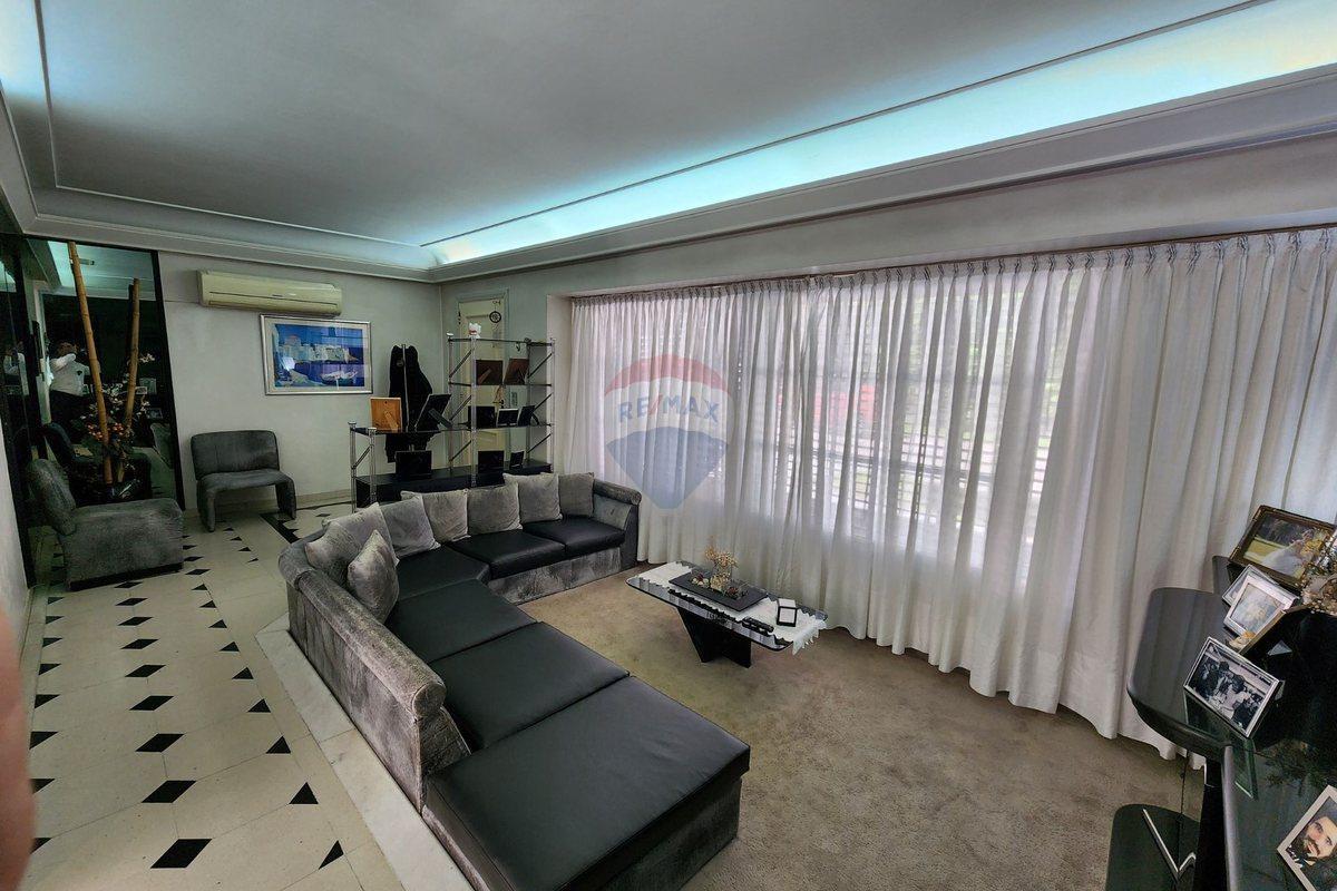 Foto de Venta Casa 5 amb c/ cochera en Bernal Centro, imagen 5