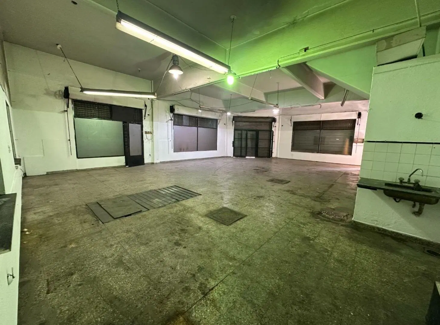 VENTA GALPON COMERCIAL+ DEPARTAMENTO 4 AMBIENTES 2