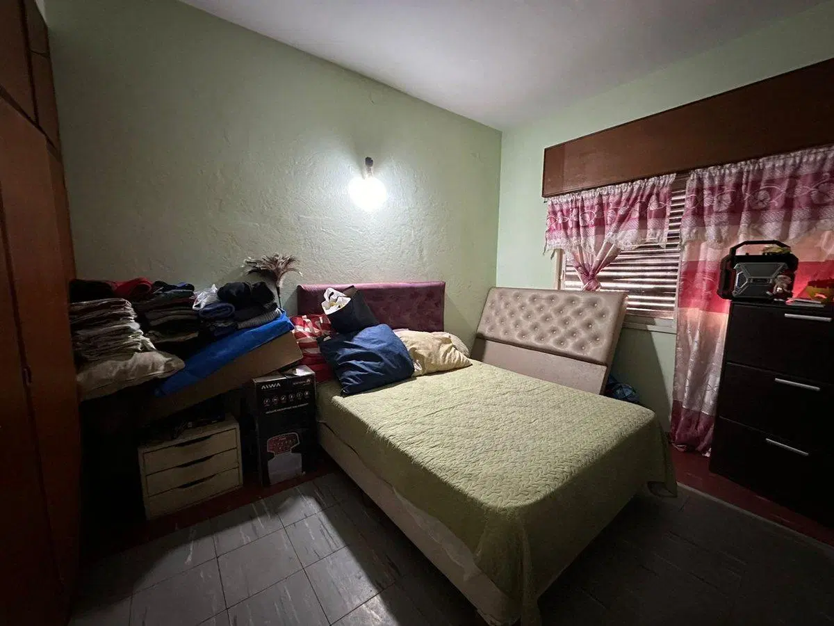 VENTA CASA 3 AMB. y 2 DEPTOS.  2 AMB. EN EZPELETA 5