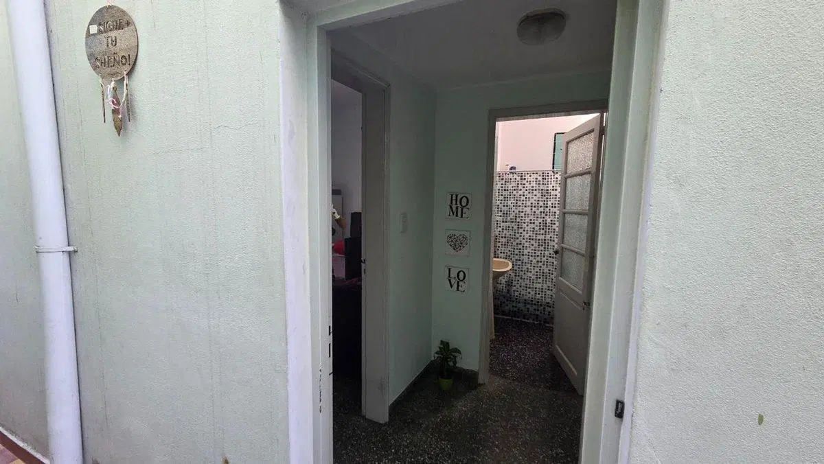 VENTA PH TIPO CASA AL FRENTE 2AMB QUILMES 5