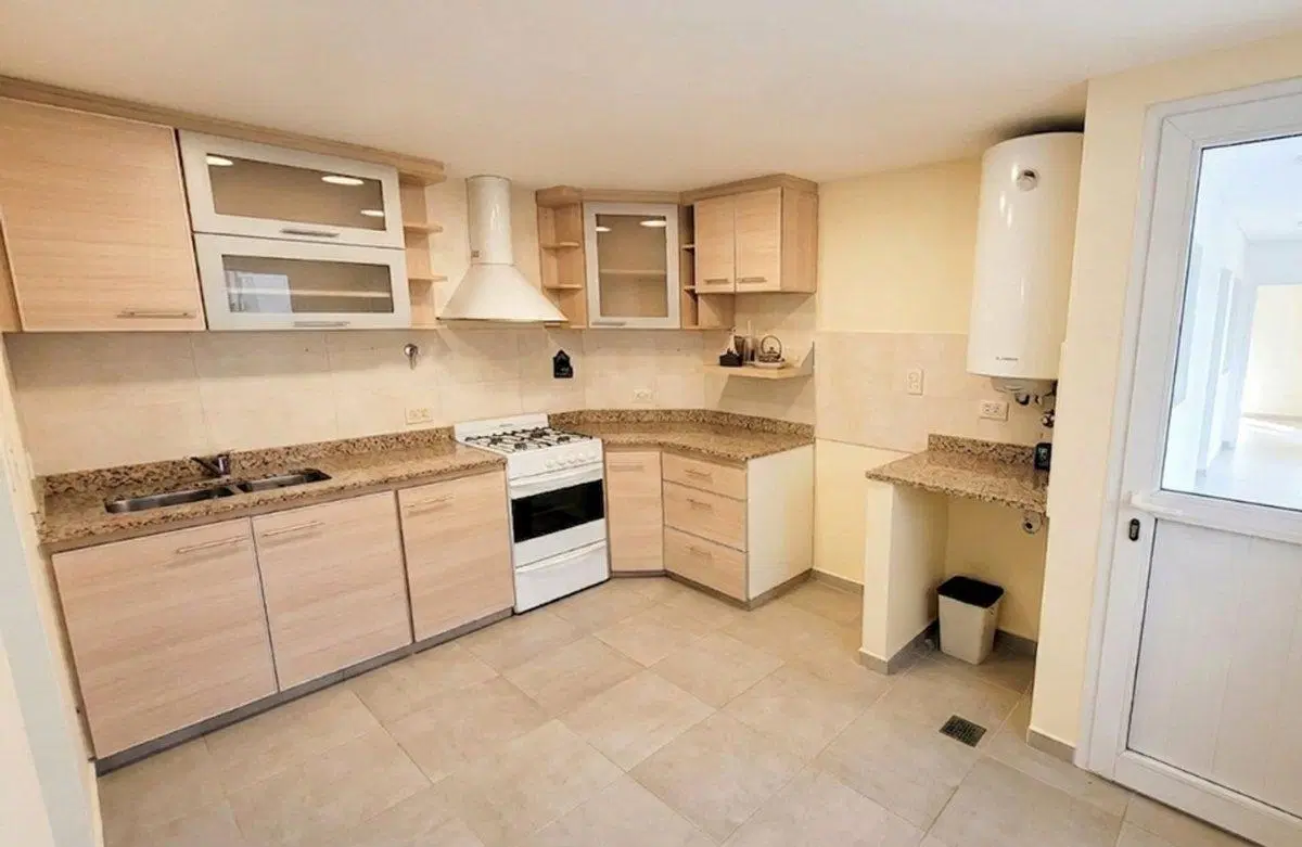 VENTA DEPARTAMENTO 3 AMB CON COCHERA. QUILMES 5