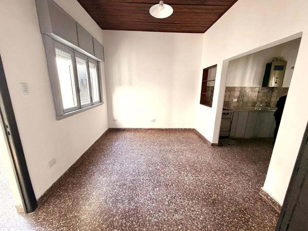 VENTA PH 3 AMBIENTES. TACUARI N 86, BERNAL ESTE. 5