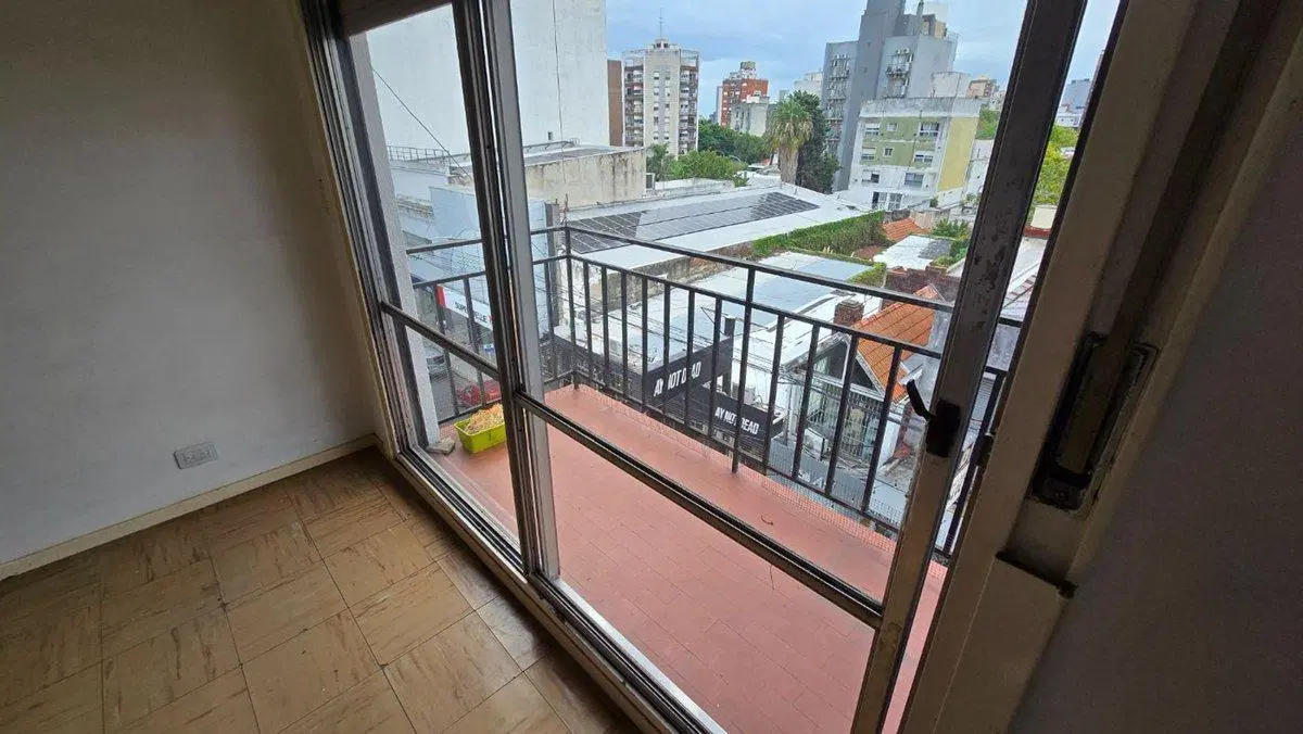 ALQUILER DEPTO 2 AMB CON BALCON QUILMES 2