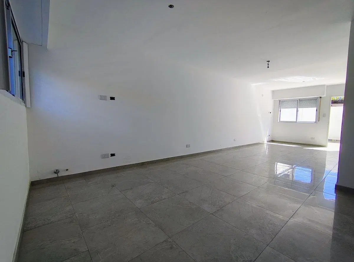 VENTA DUPLEX 4 AMB. A ESTRENAR QUILMES GARAGE 3