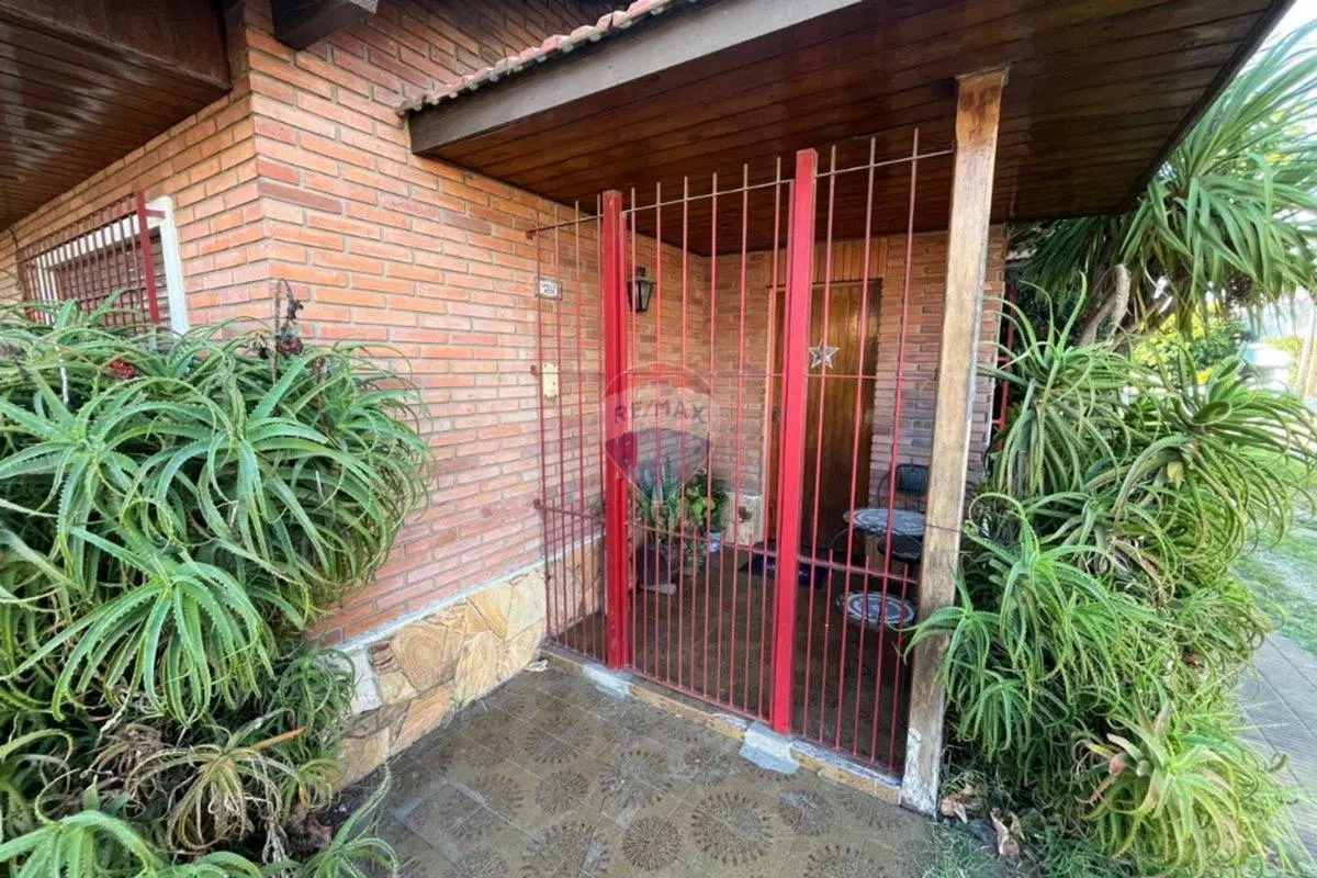 CASA EN VENTA 4 AMB CON COCHERA Y QUINCHO 3