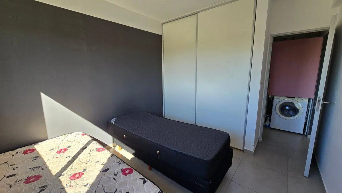 VENTA DTO. DE 2 AMB BERNAL CENTRO CON PISCINA 4