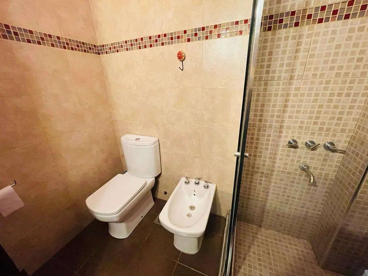 VENTA CASA 4 AMB BERNAL CON PILETA JARDIN COCHERA 5