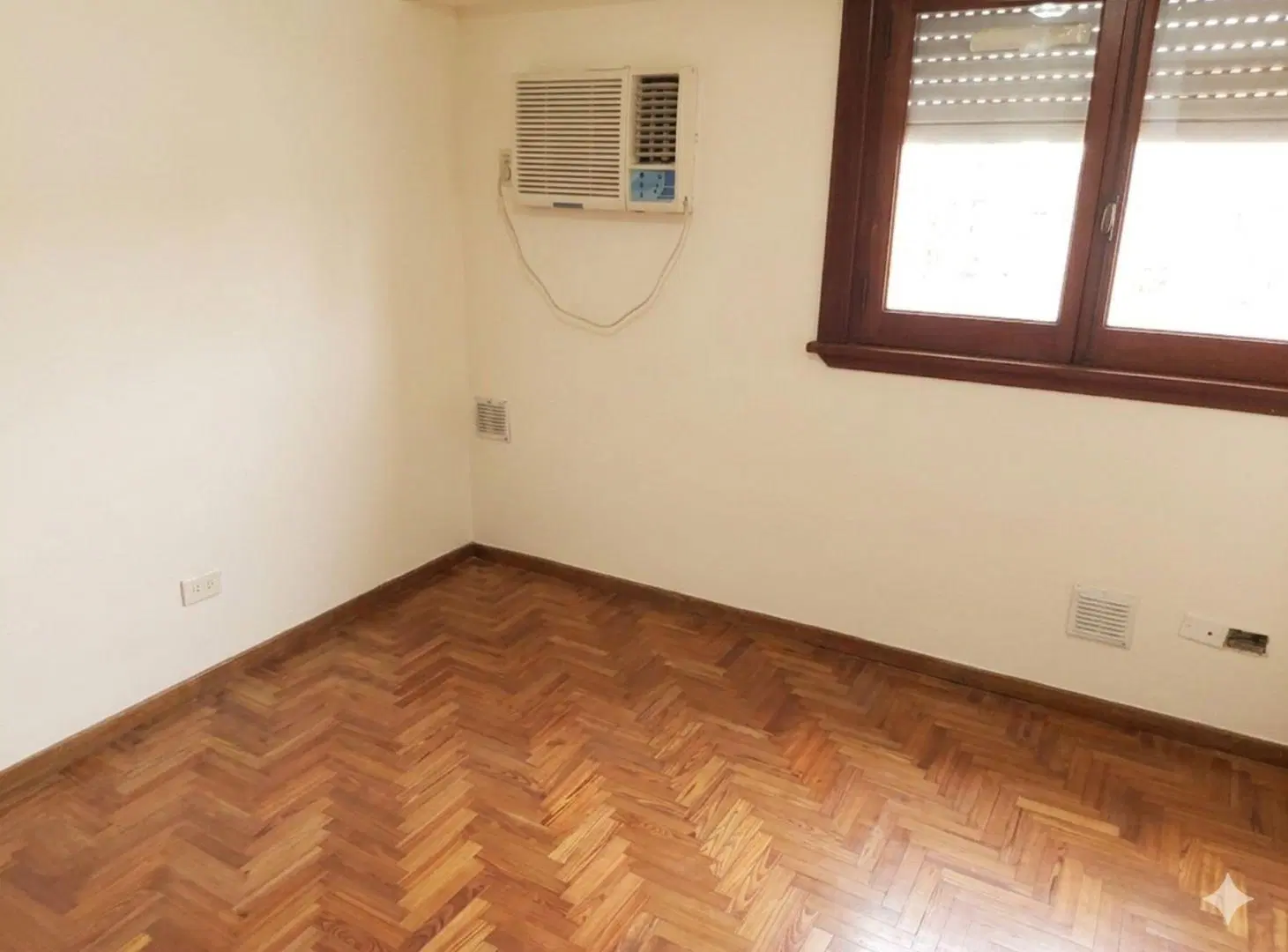 VENTA CASA 3 AMB PILETA COCHERA  LOCAL AVELLANEDA 5