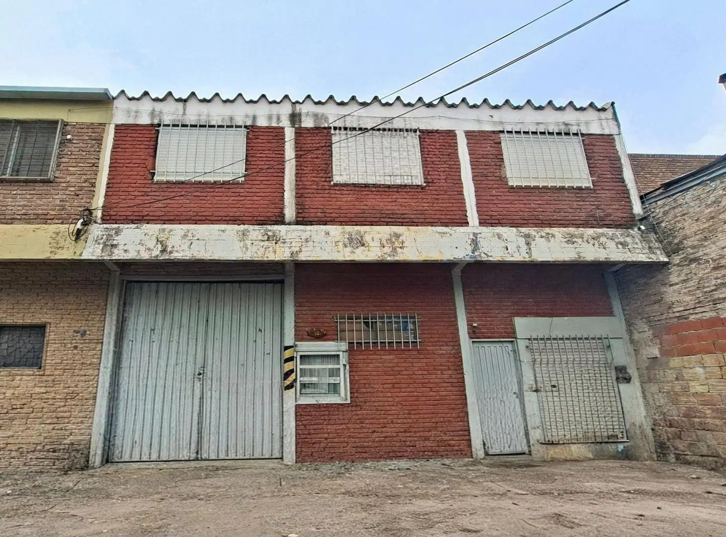 VENTA GALPÓN INDUSTRIAL + OFICINAS O DEPTO 3