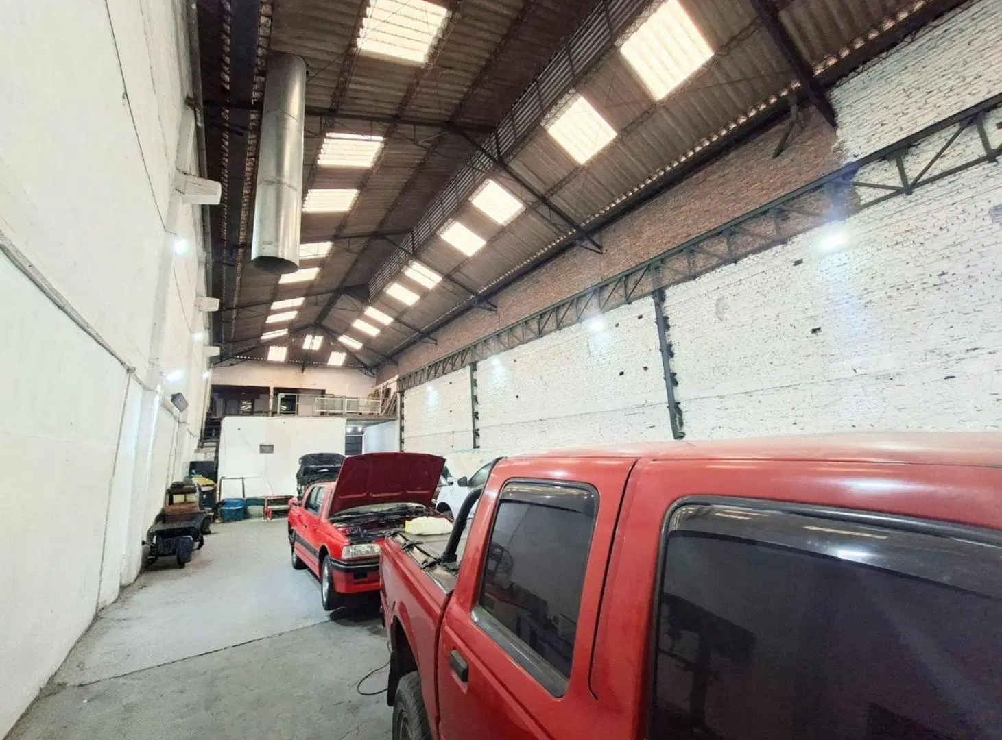 VENTA GALPÓN INDUSTRIAL + OFICINAS O DEPTO 2
