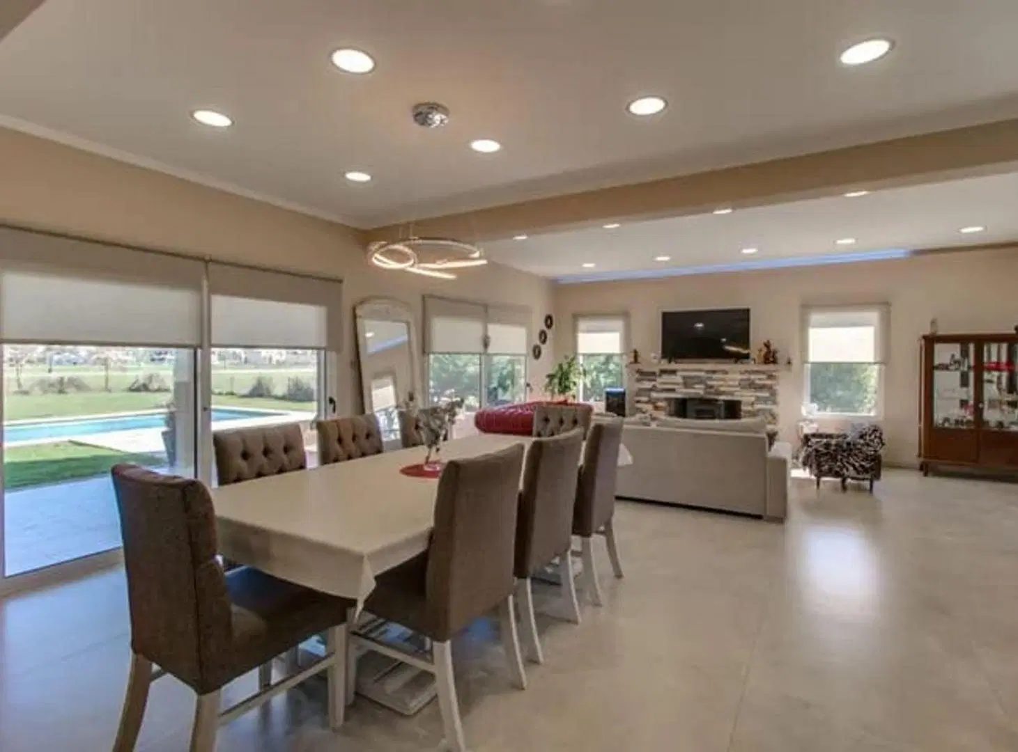 ALQUILER CASA 5 AMB CON PISCINA BARRIO ''AREA 60'' 5