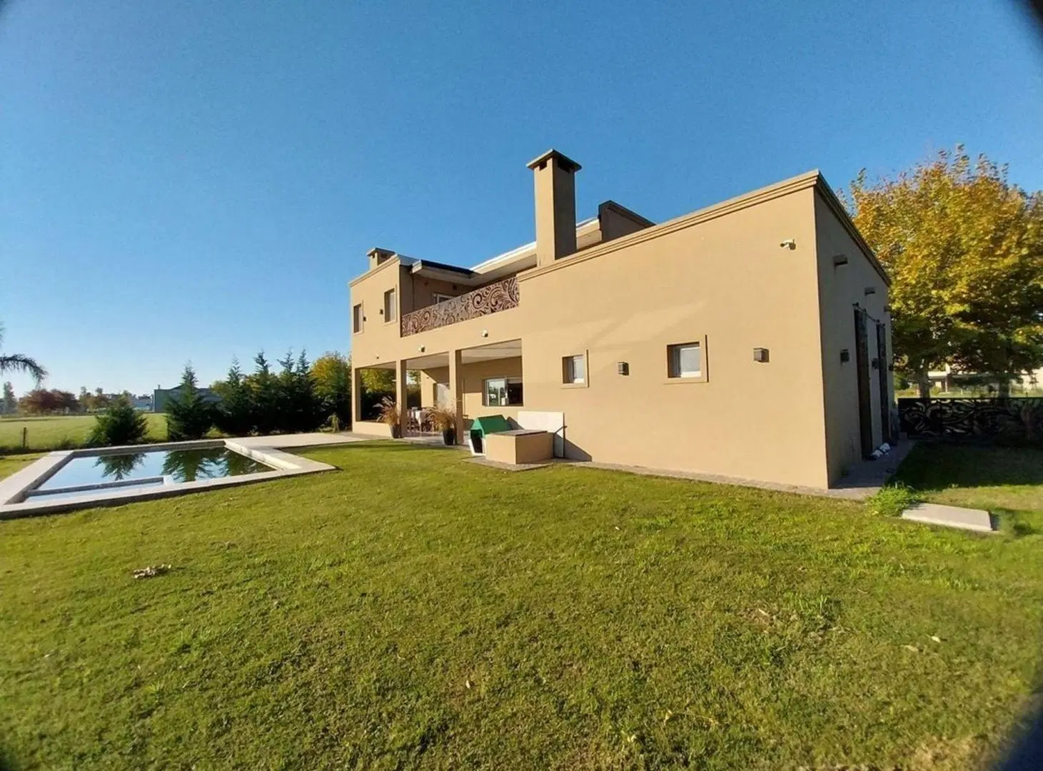 VENTA CASA 5 AMB CON PSCINA EN BARRIO ''AREA 60'' 5