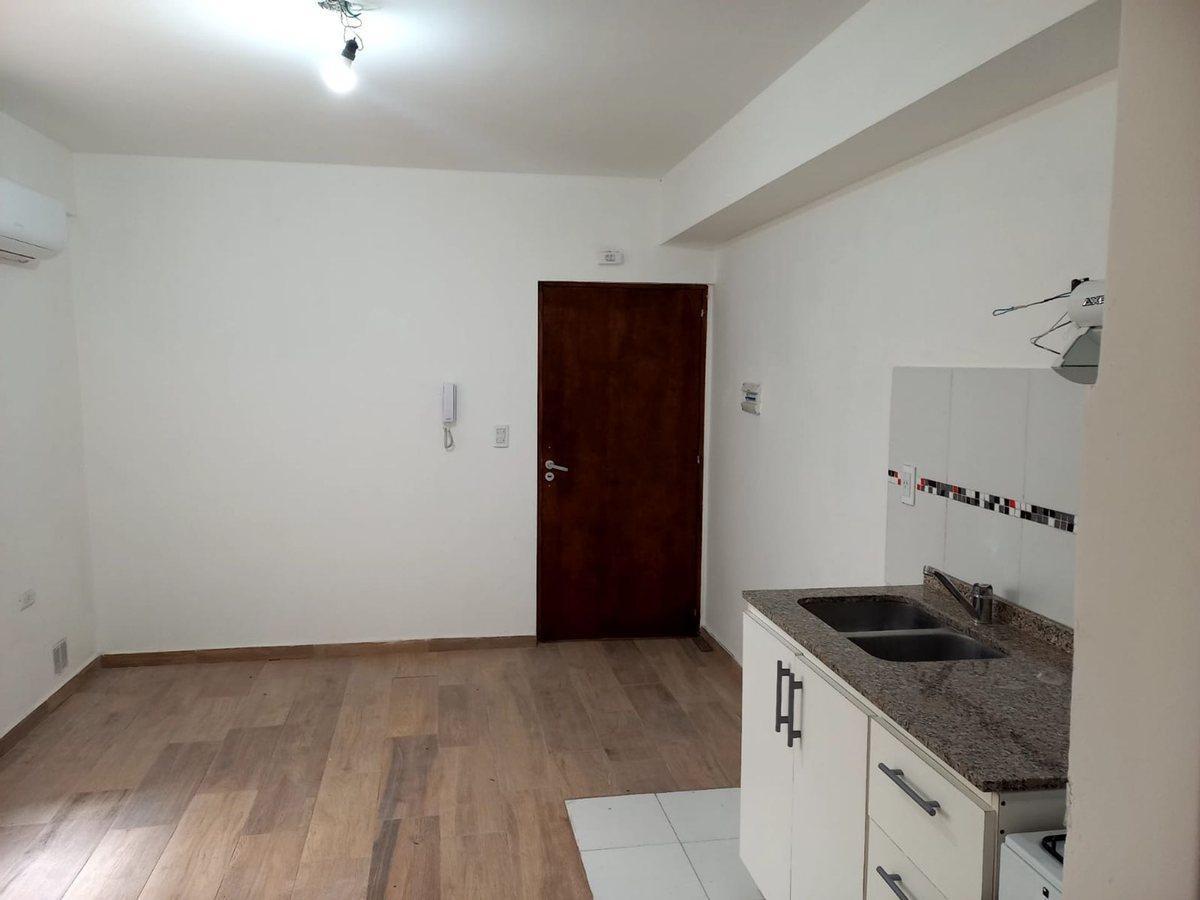 Foto de VENTA DEPARTAMENTO WILDE, imagen 2