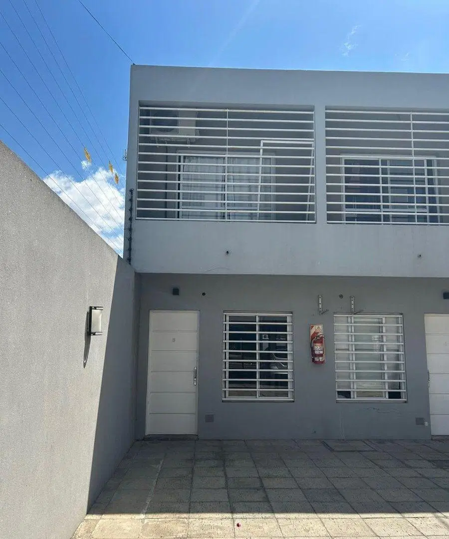 DEPARTAMENTO DÚPLEX EN VENTA EN BERNAL OESTE 4