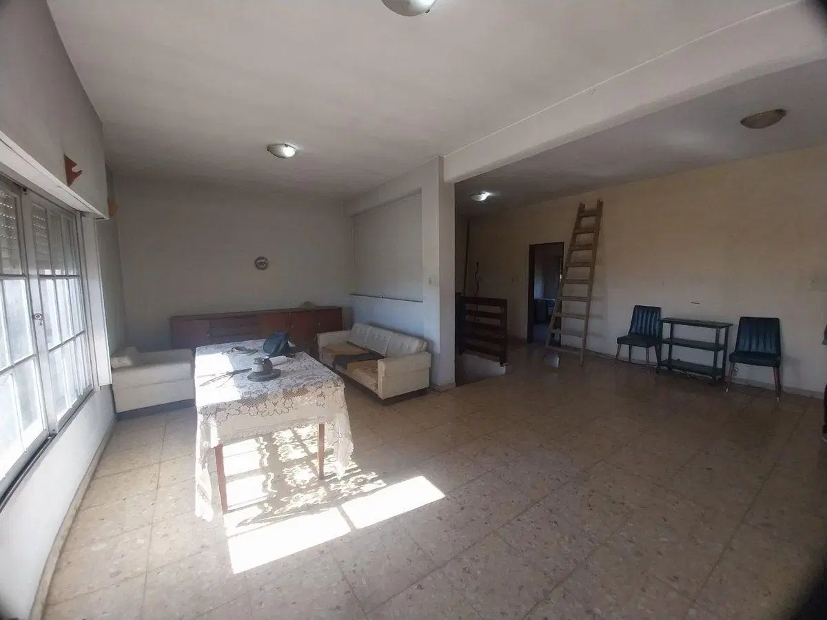 VENTA PH 4 AMBIENTES CON DEPOSITO QUILMES OESTE 8