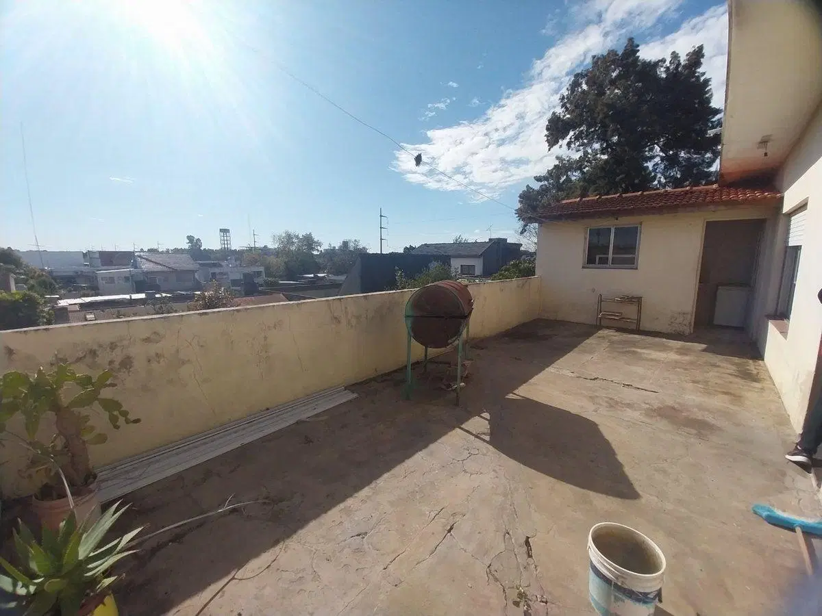 VENTA PH 4 AMBIENTES CON DEPOSITO QUILMES OESTE 3