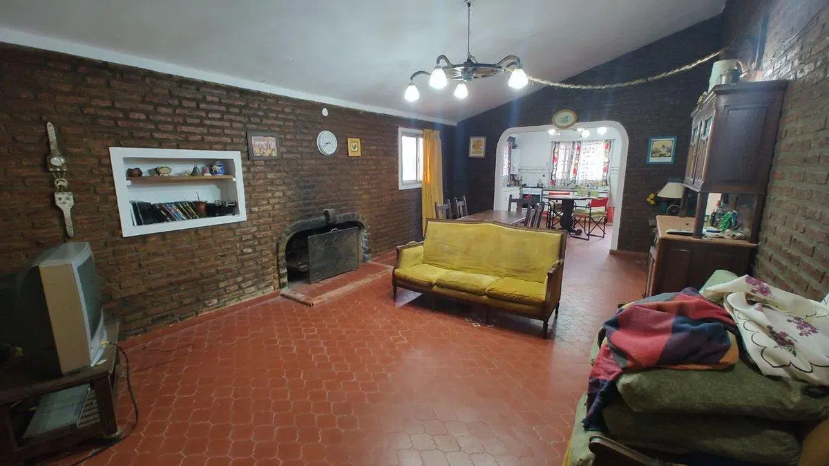 VENTA 18 TERRENOS/CASA/CABALLERIZA BRANDSEN 5