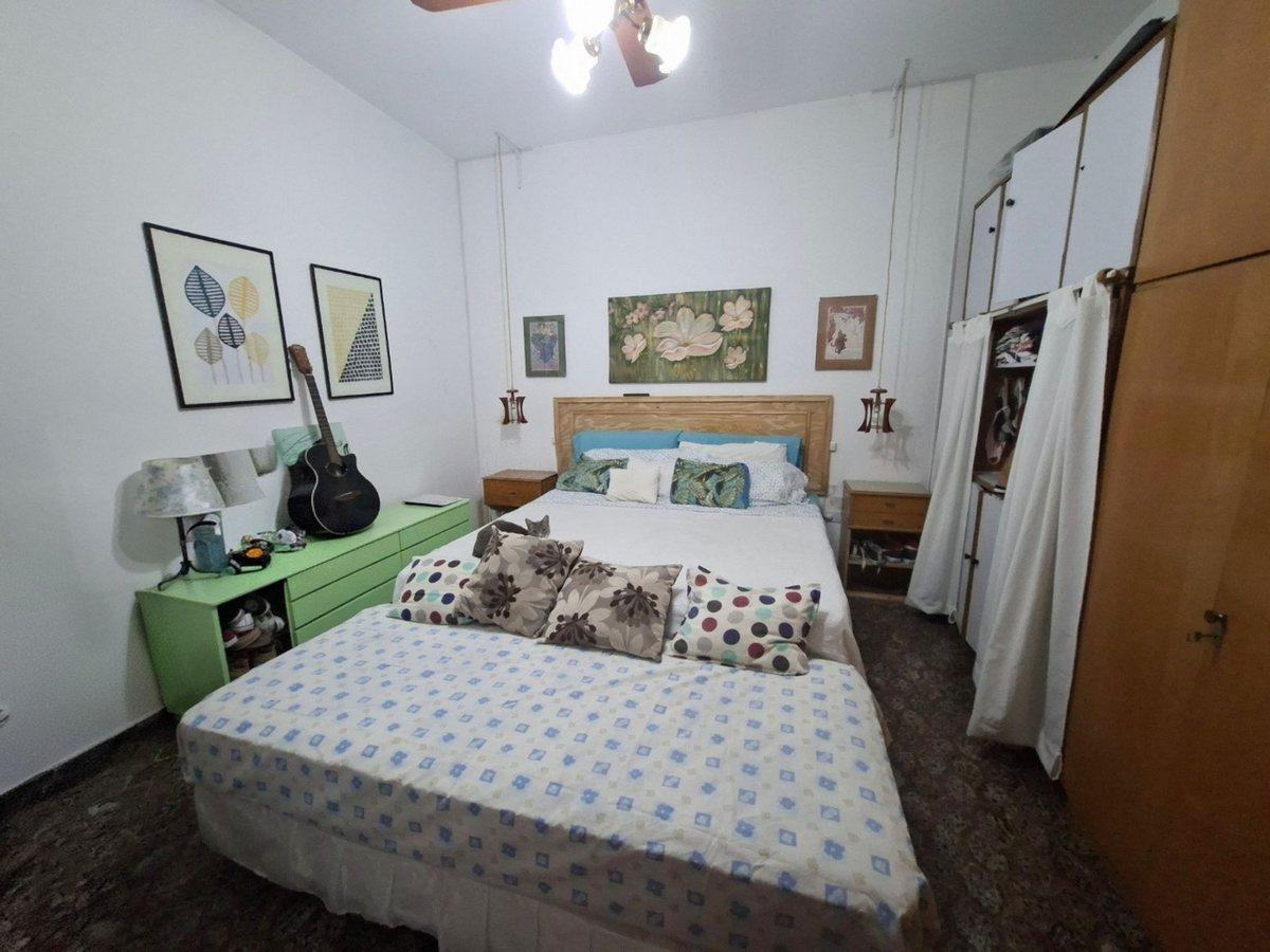 Foto de VENTA CASA 5 AMB CON PATIO Y COCHERA, QUILMES, imagen 4