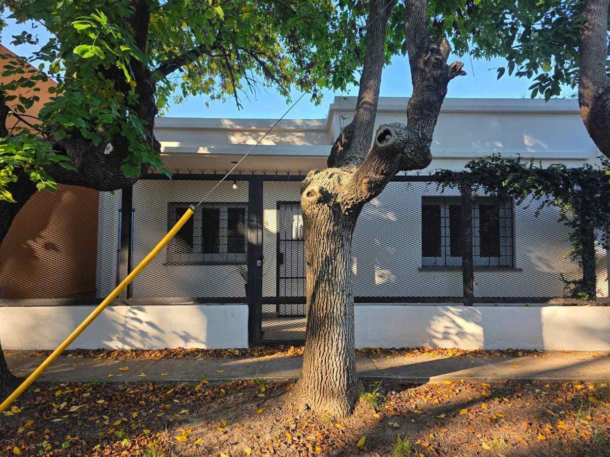 Casa tres ambientes en Quilmes Este