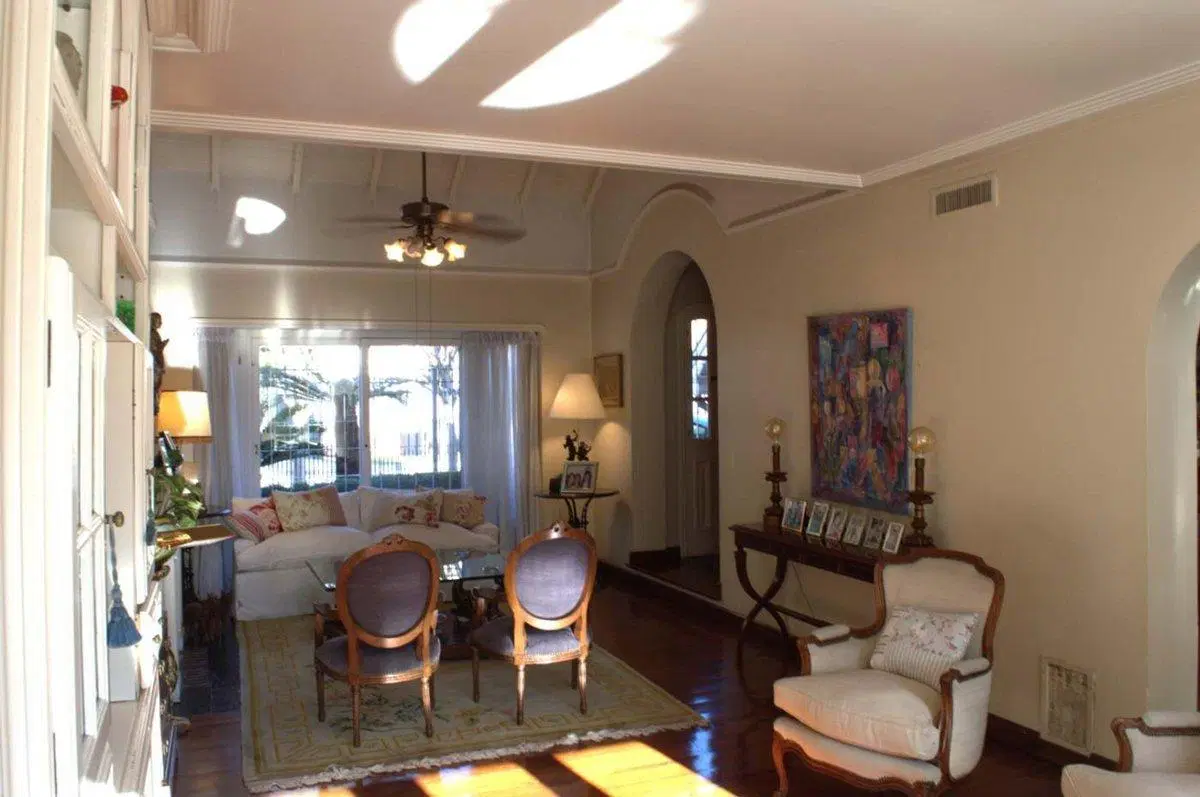 CASA 7 AMBIENTES, COCHERA Y PILETA EN QUILMES 2