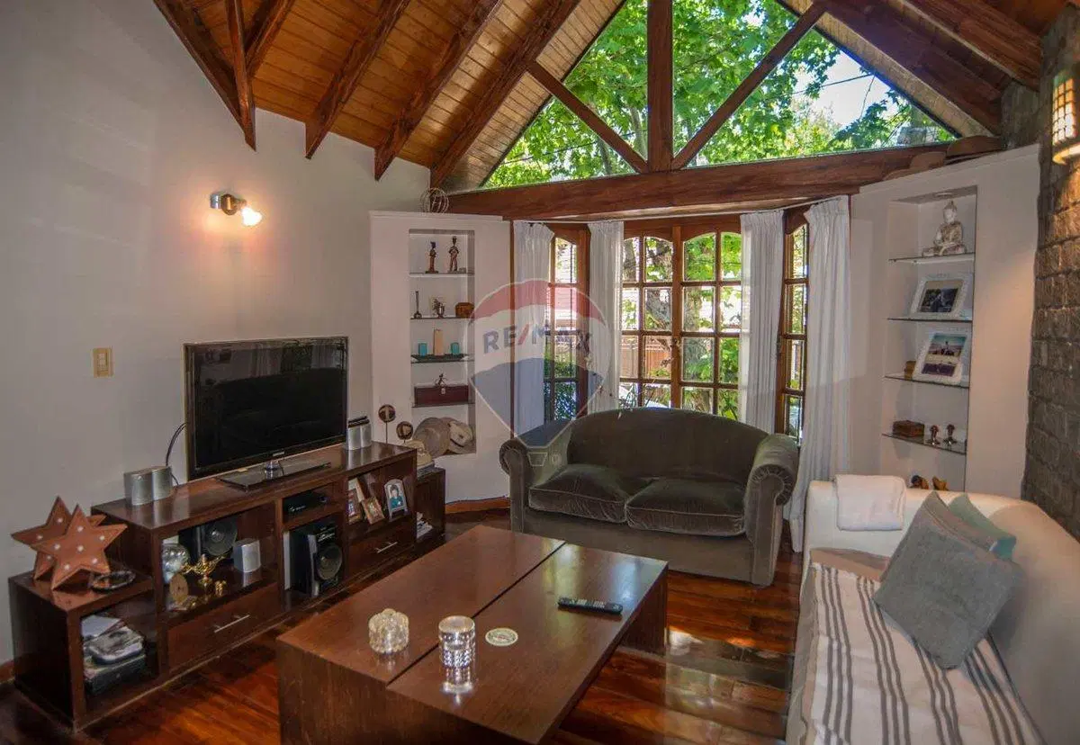 VENTA CASA 4 AMB COCHERA JARDIN PISCINA QUILMES 2