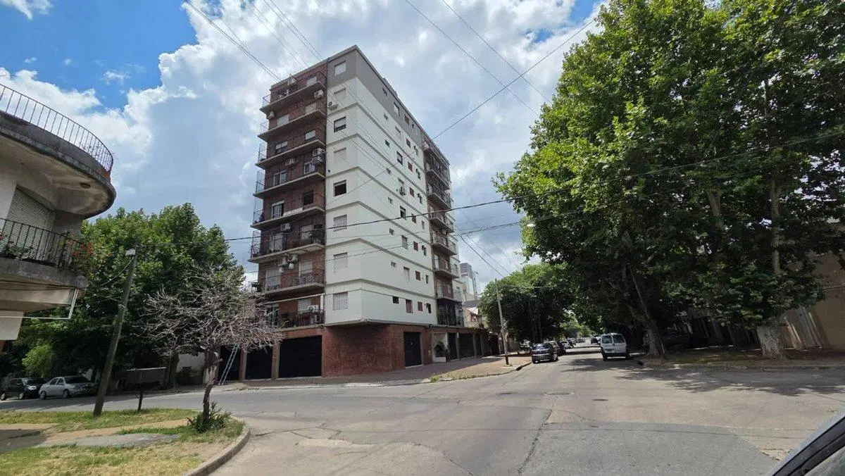 VENTA DPTO 4 AMBIENTES COCHERA QUILMES 2