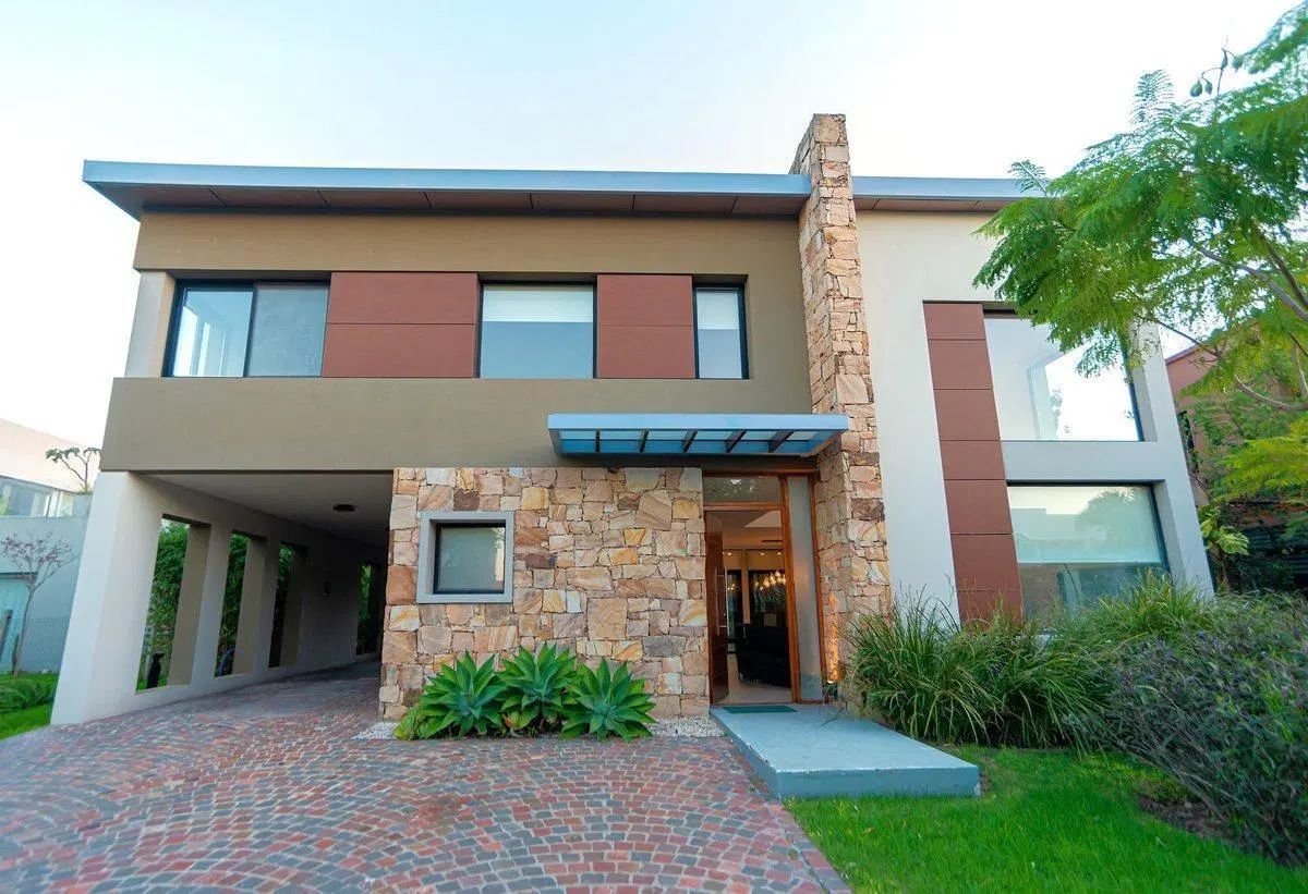 Venta Casa 4 Ambientes con piscina Nuevo Quilmes 3